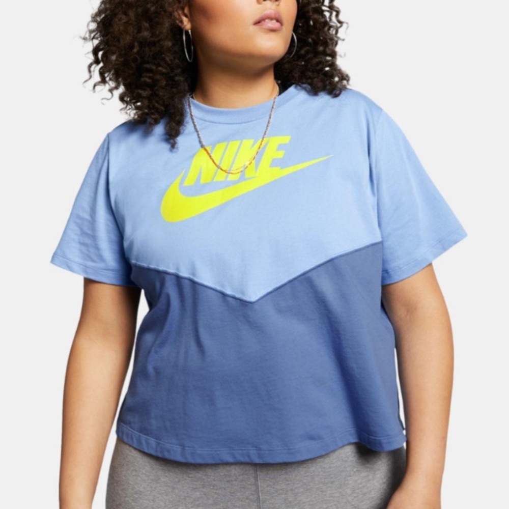 Nike Sportswear Heritage Women’s Blue Top Size 3X